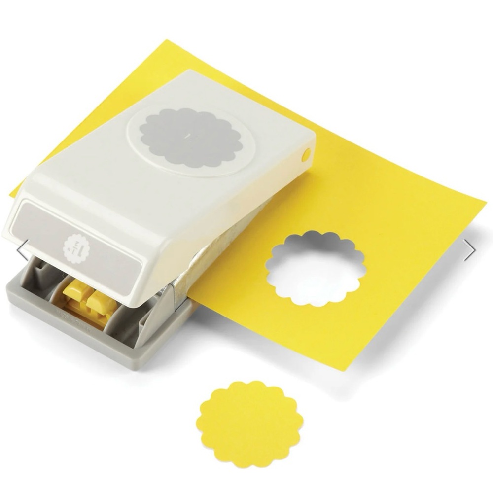 EK 1 1/2 inch Large Scalloped Circle Paper Punch